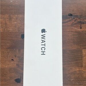 Apple Watch SE (2nd Gen) GPS 40mm Smartwatch Sliver Aluminum Case/ Denim band